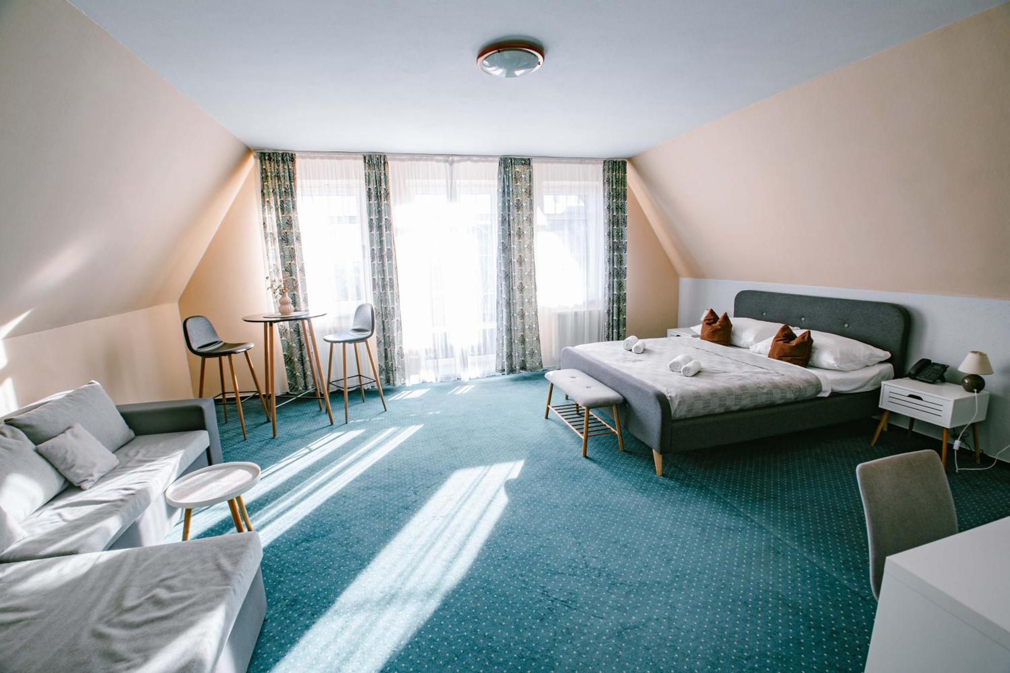 Greenwood Hotel